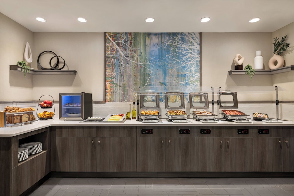 Crowne Plaza Edison by IHG - photo 23