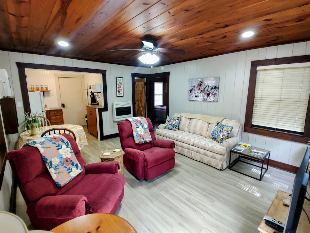 Edgewater Resort Cottage #1 - photo 104