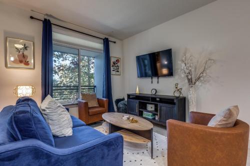 Gorgeous Condo w Riverwalk Views Free Parking Pet Friendly Centrally Located on the Riverwalk — 4-Star Luxury Hotel in San Antonio, United States