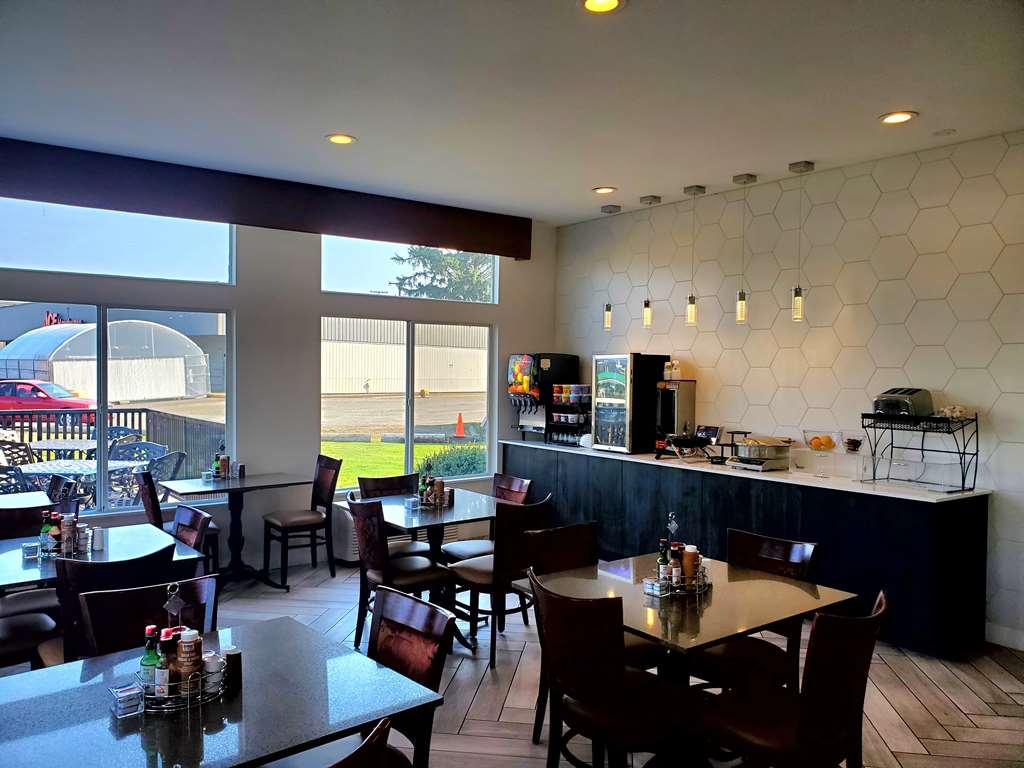 Best Western Salbasgeon Inn & Suites Of Reedsport - photo 4