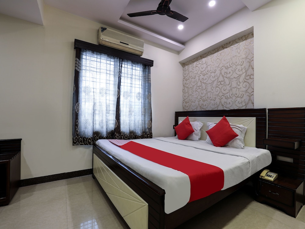 Grand Sandarshini Inn