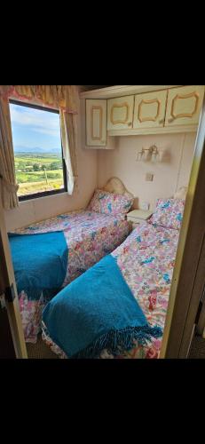 Gwel y mynydd Caravan — hotel in Llangoed