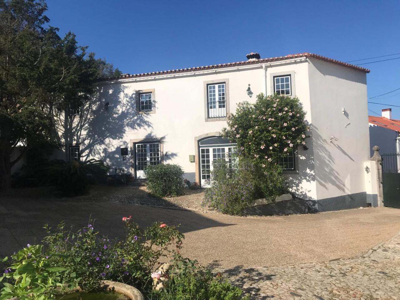 Quinta da Luz garden paradise with pool — 4-Star Luxury Hotel in Sintra, Portugal