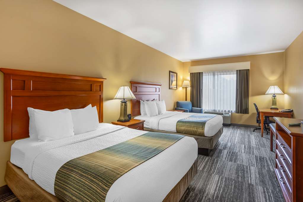 Best Western Plus University Park Inn & Suites - photo 26