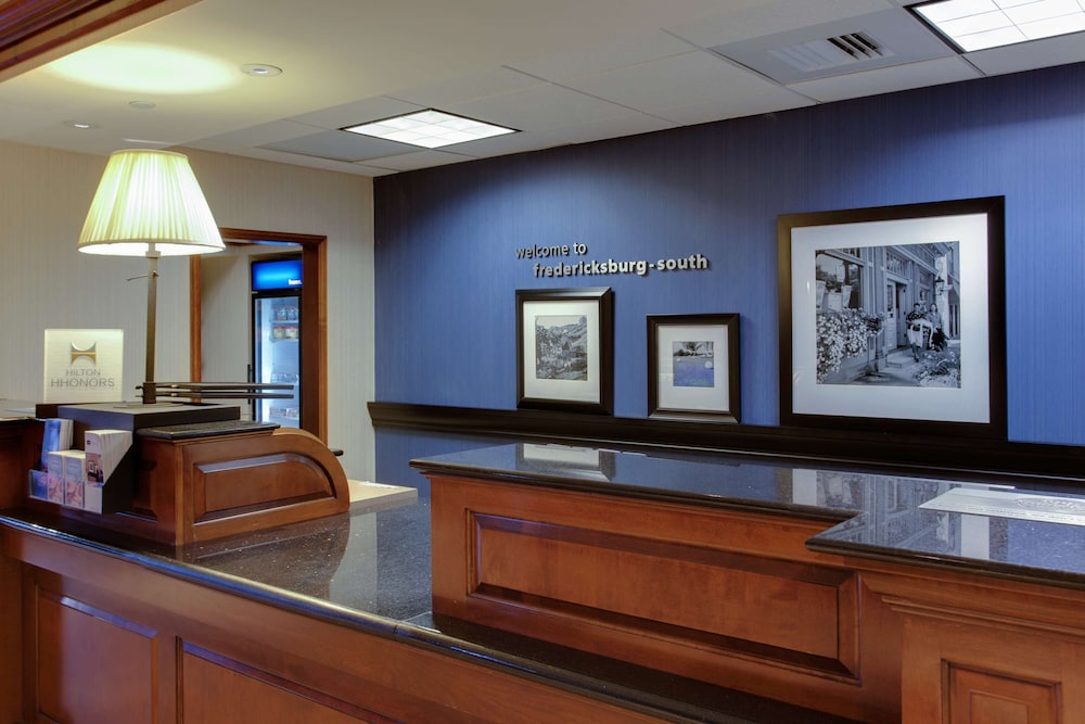 Hampton Inn & Suites Fredericksburg South - photo 6