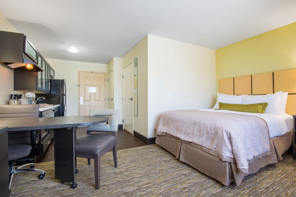 Candlewood Suites Jefferson City an IHG Hotel - photo 4