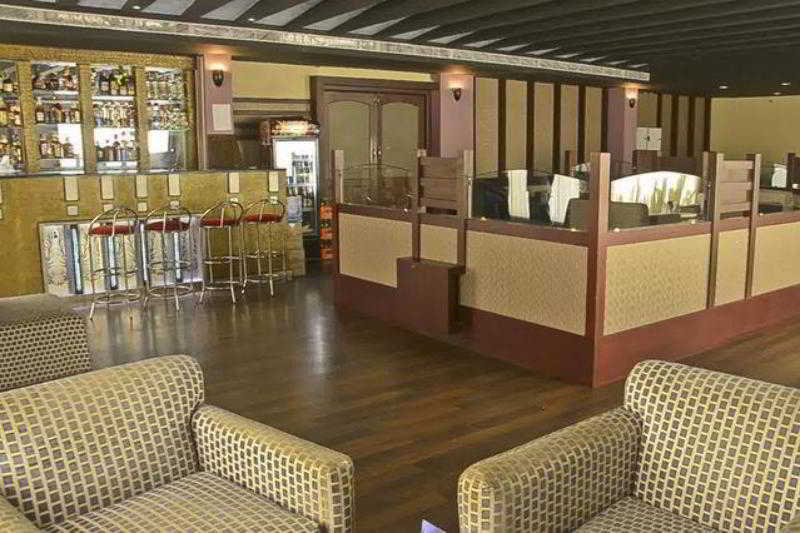 Golf View Hotel & Suites