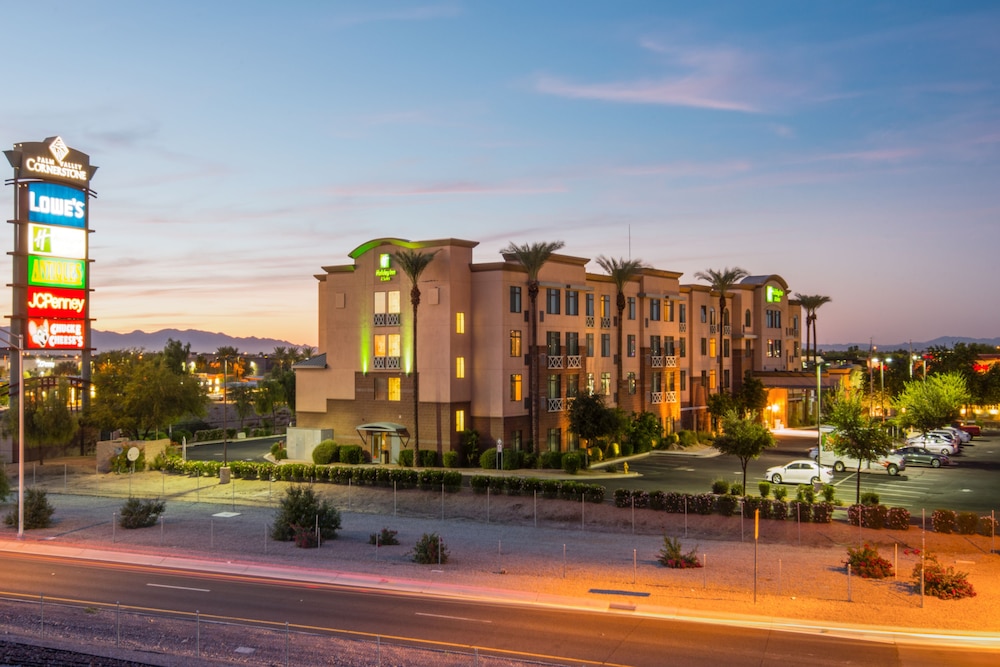 Holiday Inn & Suites Goodyear West Phoenix Area by IHG - photo 52