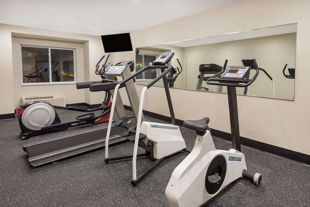 Microtel Inn & Suites by Wyndham Richmond Airport - photo 7
