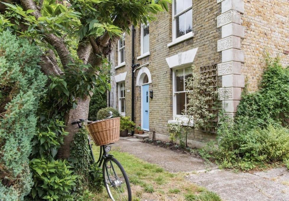 Poplar Farm House — 4-Star Luxury Hotel in Sandwich, United Kingdom