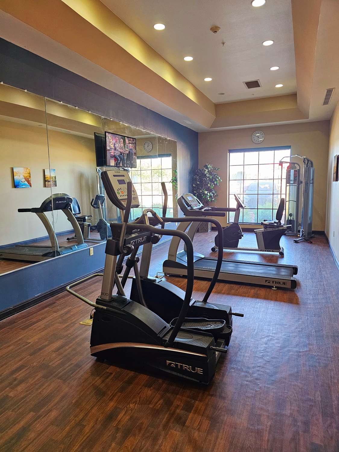 Comfort Inn & Suites Independence - photo 12