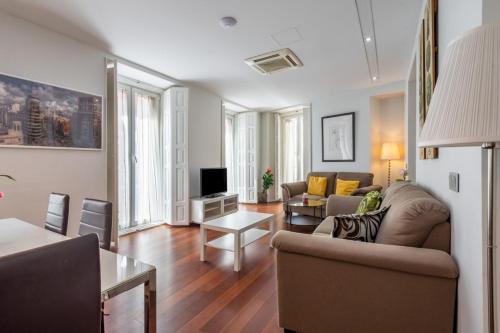Minty Stay Imperial 3BD — 4-Star Luxury Hotel in Madrid, Spain