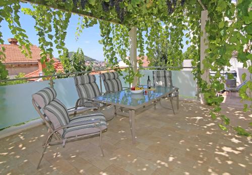 Abelia two terraces hot tub free parking