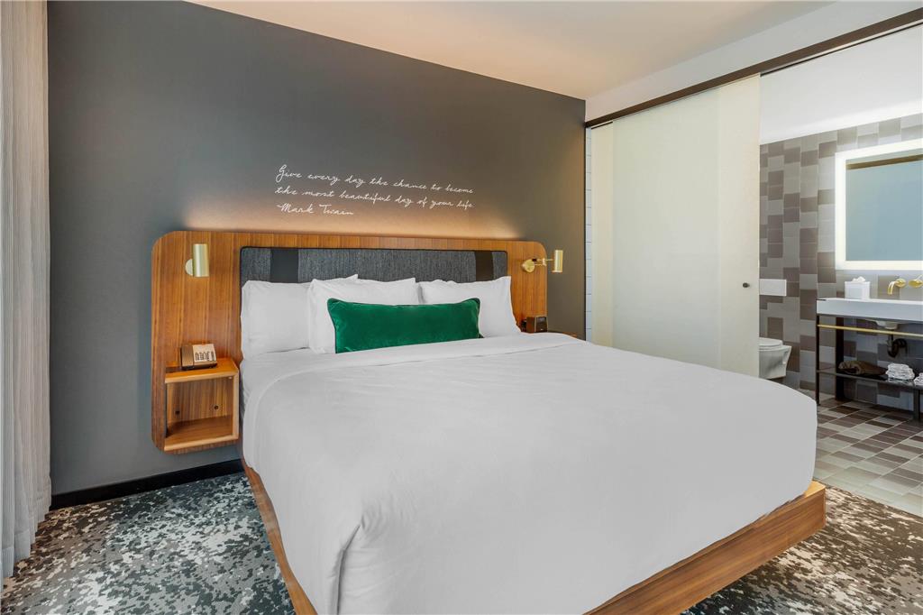 Cambria Hotel Boston Downtown Seaport - photo 24