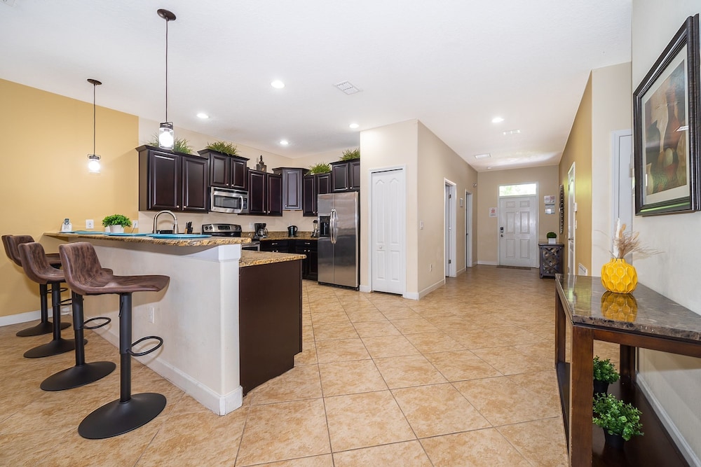 Orlandoasis by Avantstay 8bdr Pool Movie Theater Game Room Resort Access - photo 12