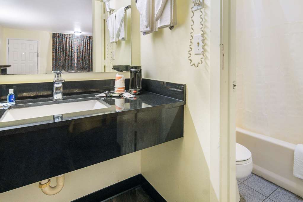 Rodeway Inn Ranger I 20 - photo 14