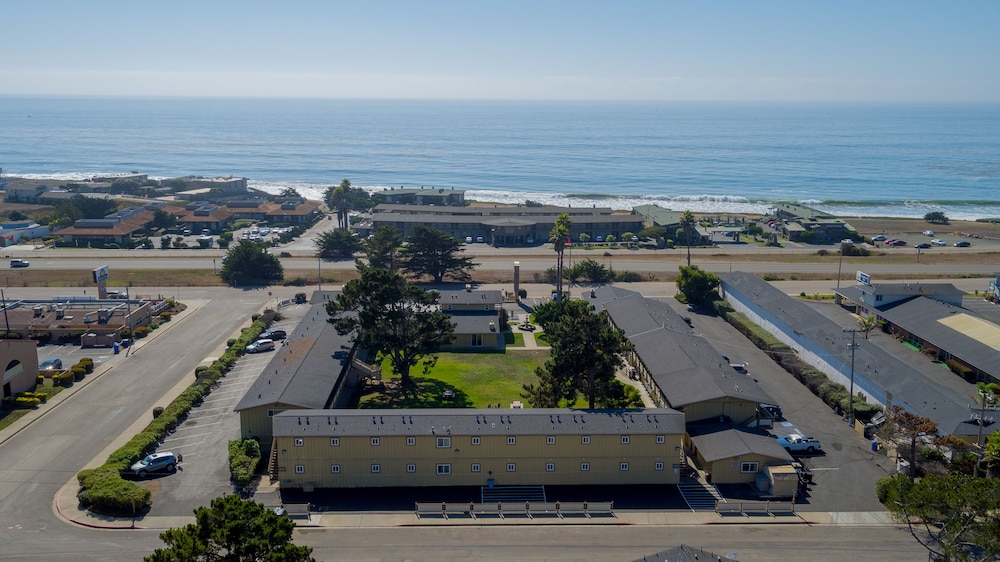 Silver Surf Motel - photo 137