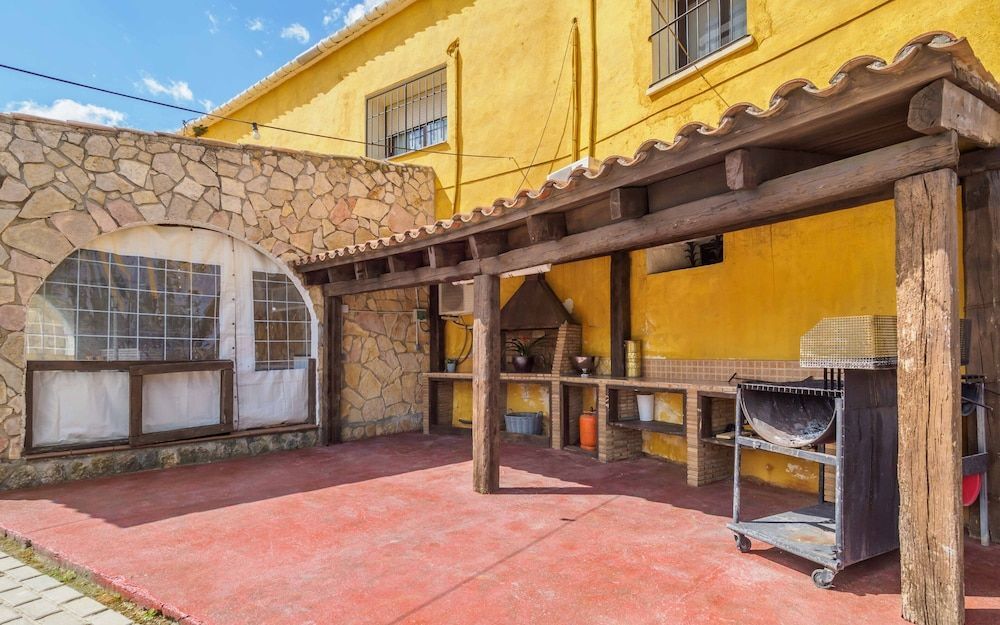 Masia Can Trabal — hotel in Vilanova I La Geltru