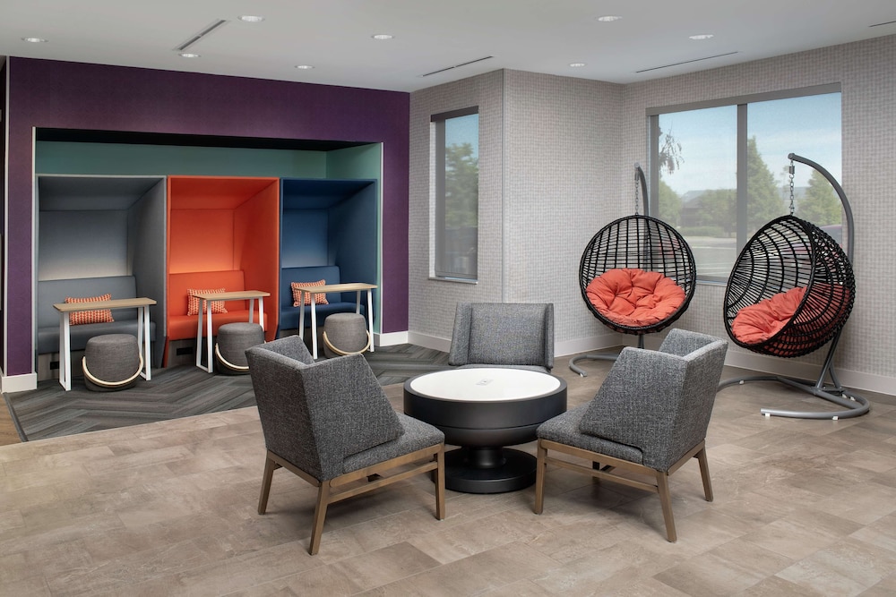 Tru by Hilton Denver Airport Tower Road - photo 2