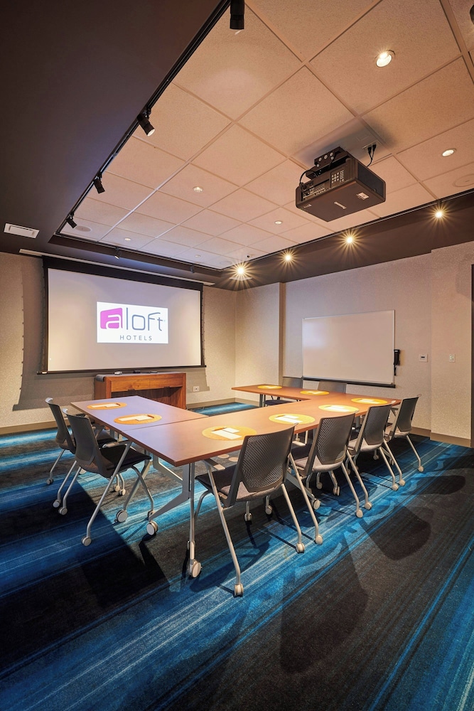 Aloft Cleveland Airport - photo 27