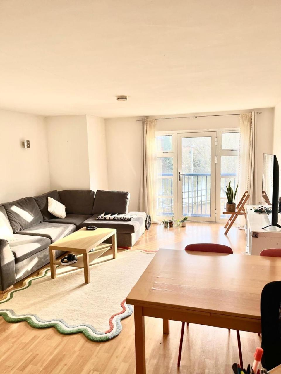 2 Bedroom Flat with River View
