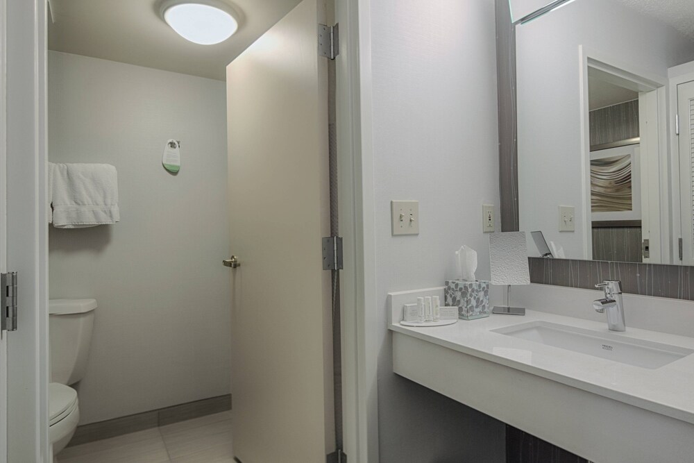 Courtyard By Marriott Dallas DFW Airport North Irving - photo 8