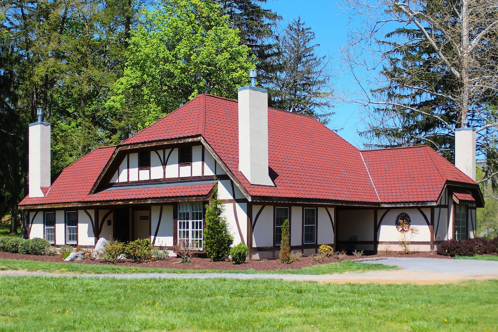 Hillbrook Inn - photo 96