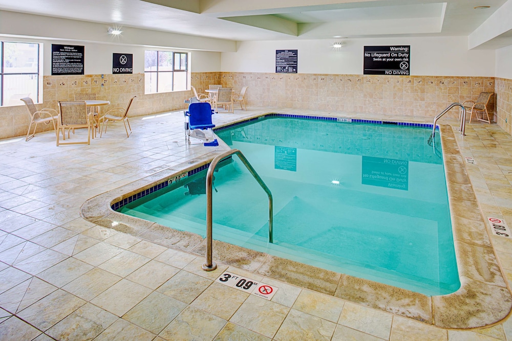 Hampton Inn & Suites Lancaster - photo 19
