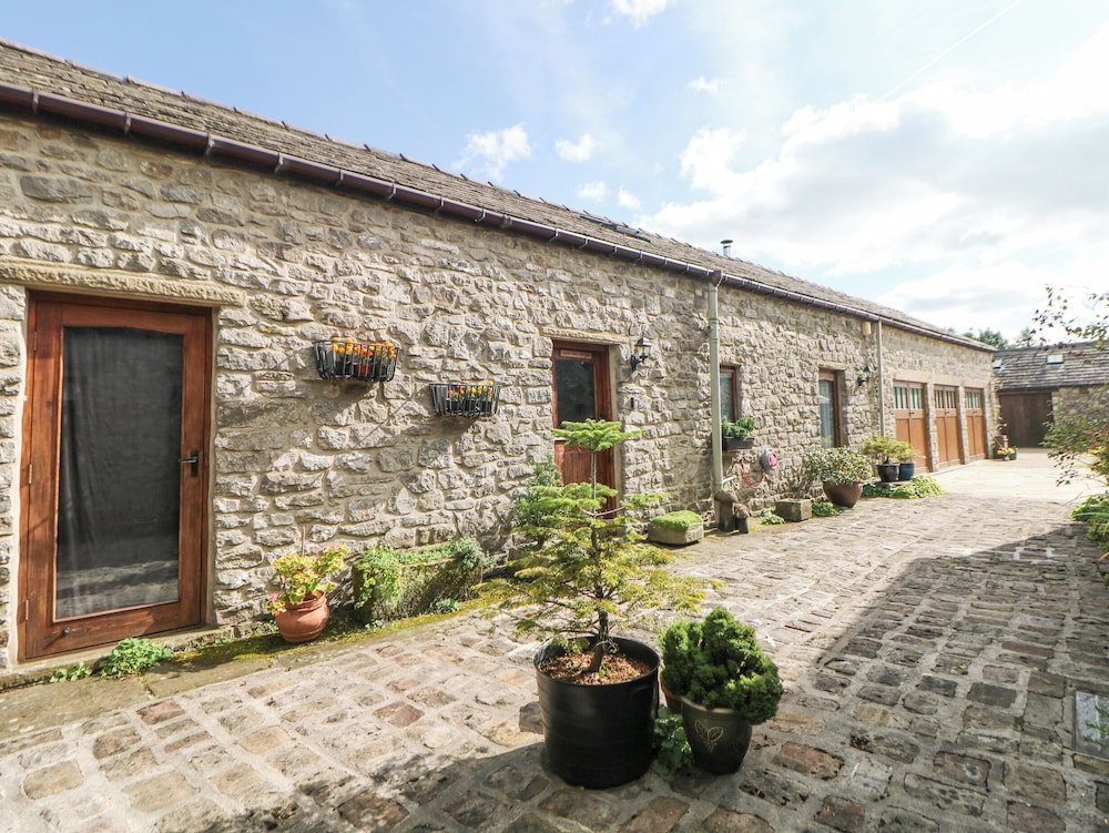 Courtyard Cottage — 4-Star Luxury Hotel in Buxton, United Kingdom