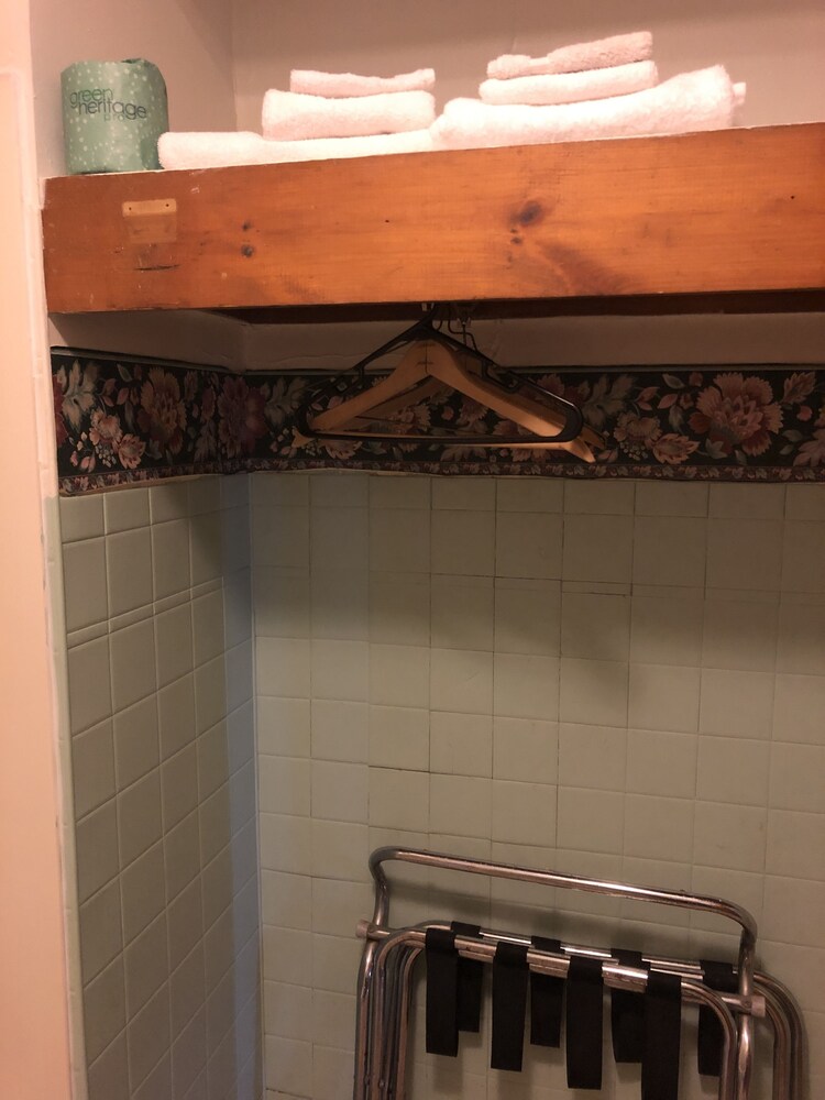 Gold Eagle Inn - photo 6
