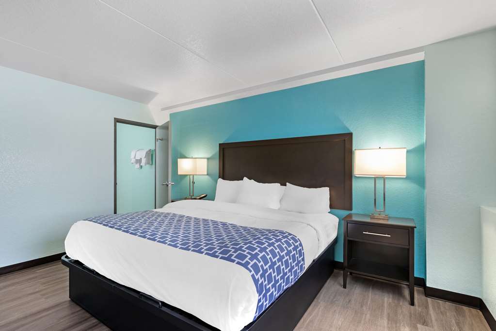 Clarion Inn Des Moines Airport - photo 27