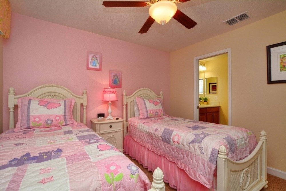 Resort Community Large Private Pool Free Wifi Game Room No Rear Neighbors 6 Bedroom Home by RedAwning - photo 5