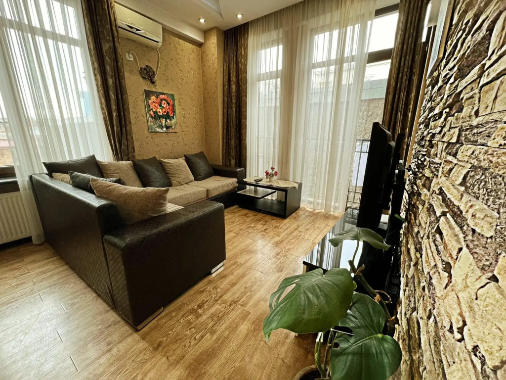Apartment in an elite house In old Tbilisi