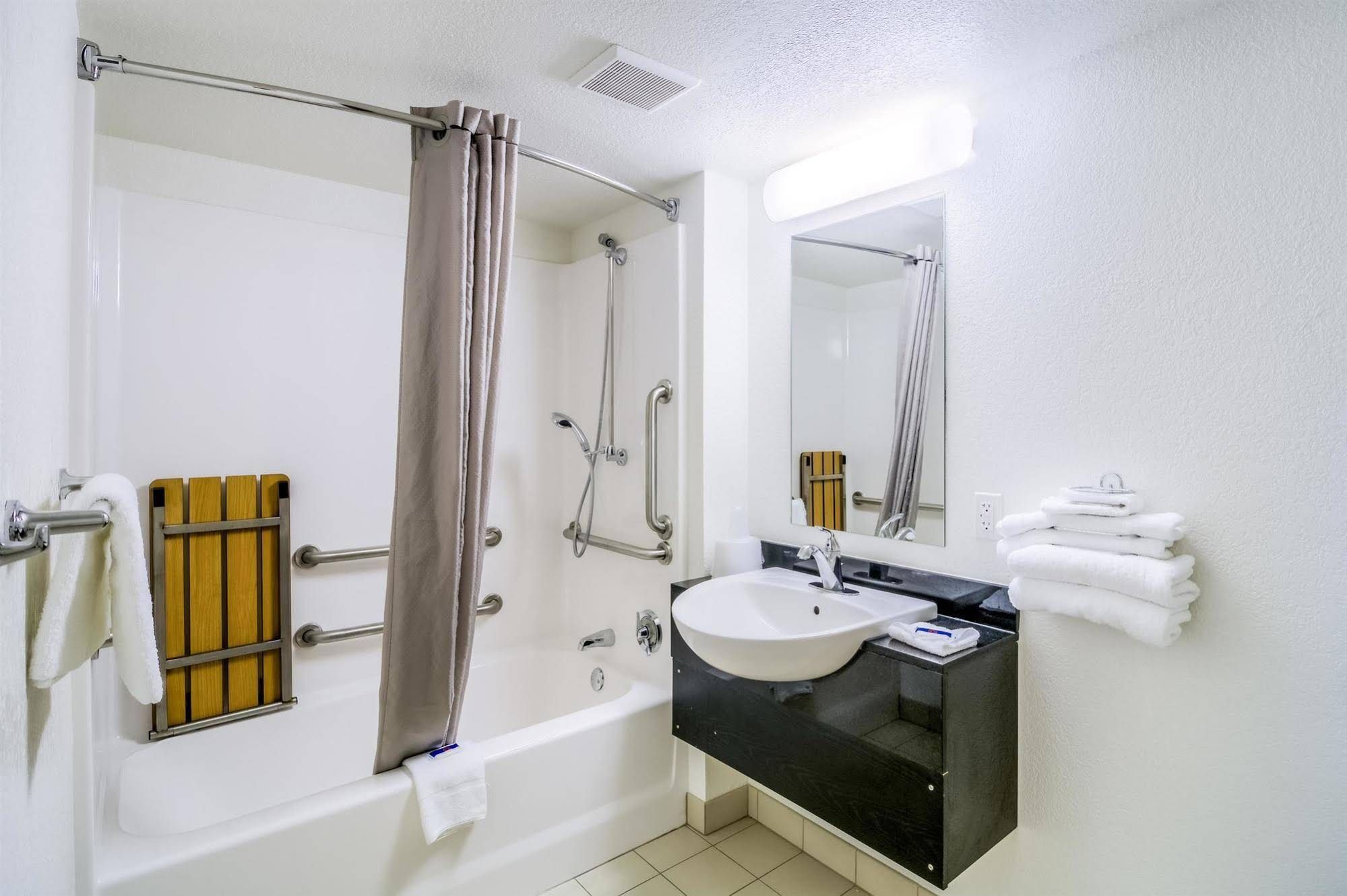 Motel 6 Chicago Elk Grove - photo 6