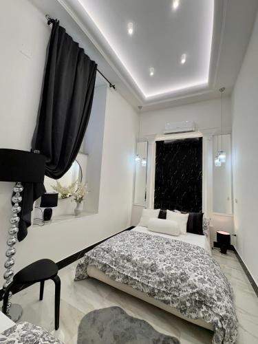 Ferdinando's Home — 4-Star Luxury Hotel in Naples, Italy