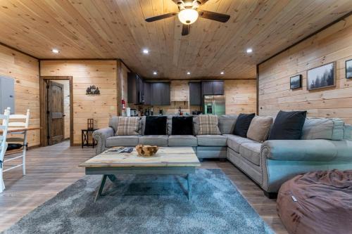 Bear Cage By Avada Properties in Gatlinburg, United States