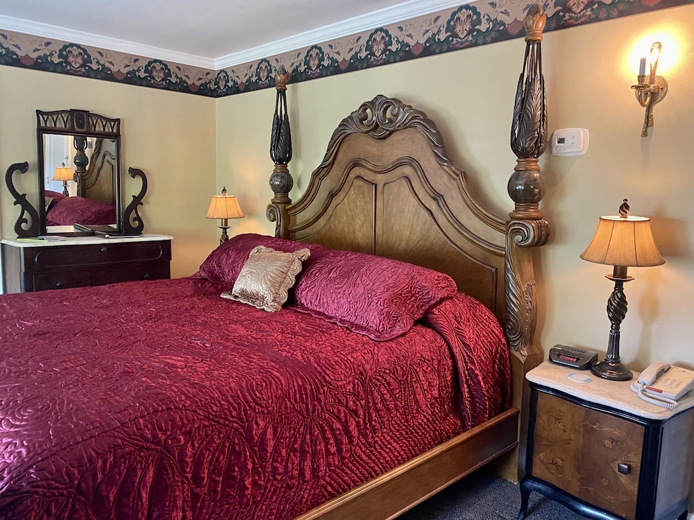 The Cypress Inn Bed & Breakfast - photo 25