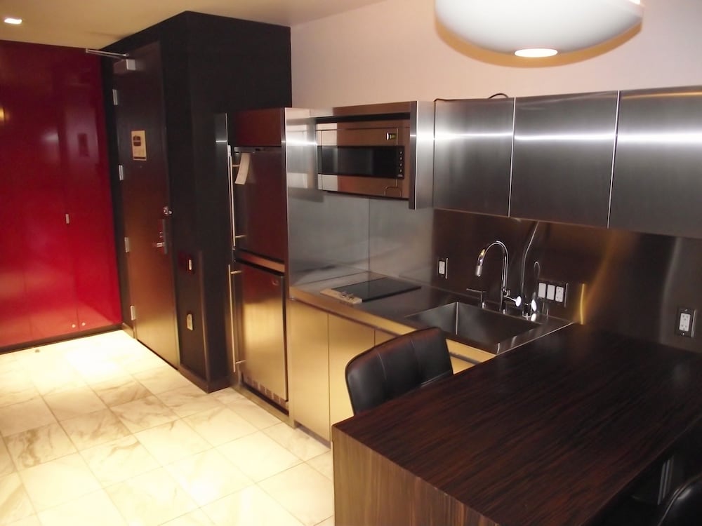 Luxury Suites at the Palms - photo 14