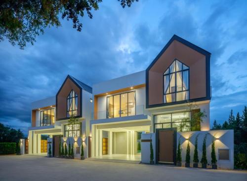 A9 Airport Modern Pool Villa — 4-Star Luxury Hotel in Chiang Mai, Thailand