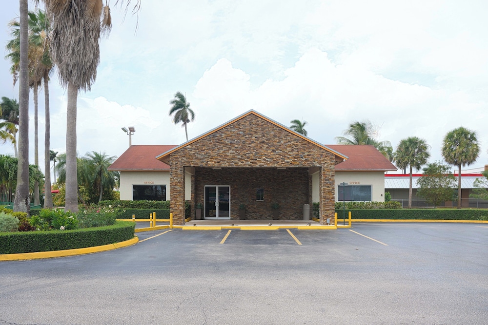 Fairway Inn Florida City Homestead Everglades - photo 91