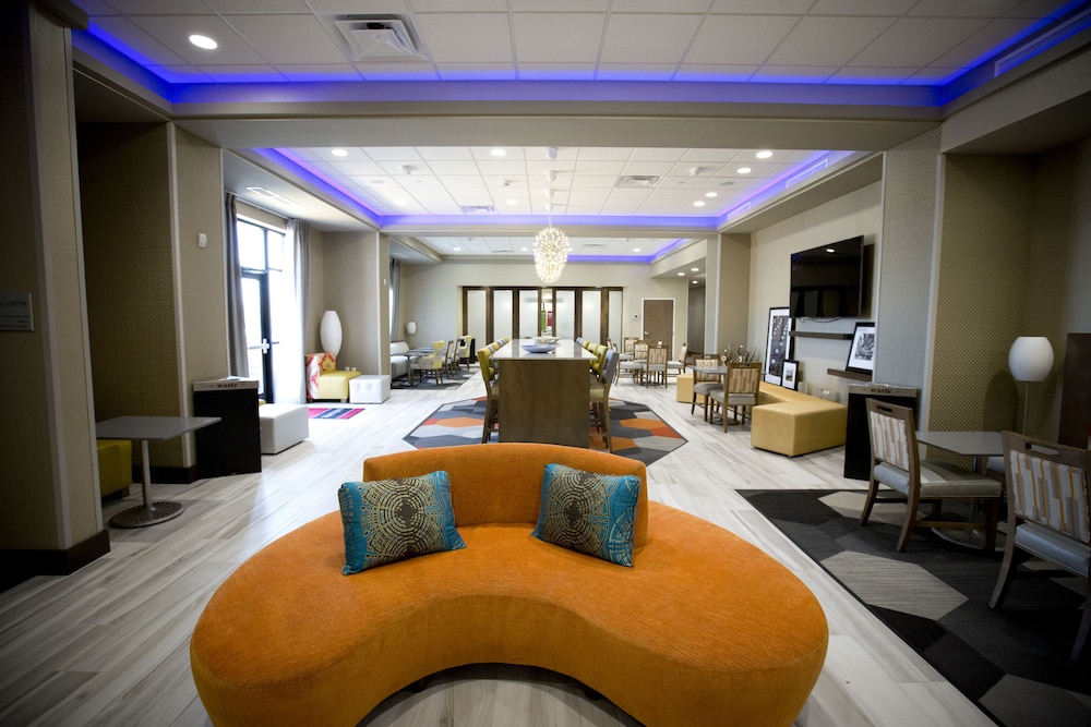 Hampton Inn Blue Ash Cincinnati - photo 8