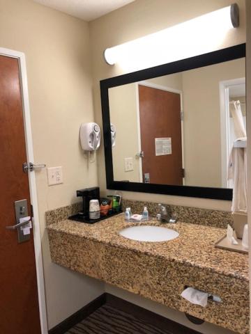 Inn at Clinton - photo 25