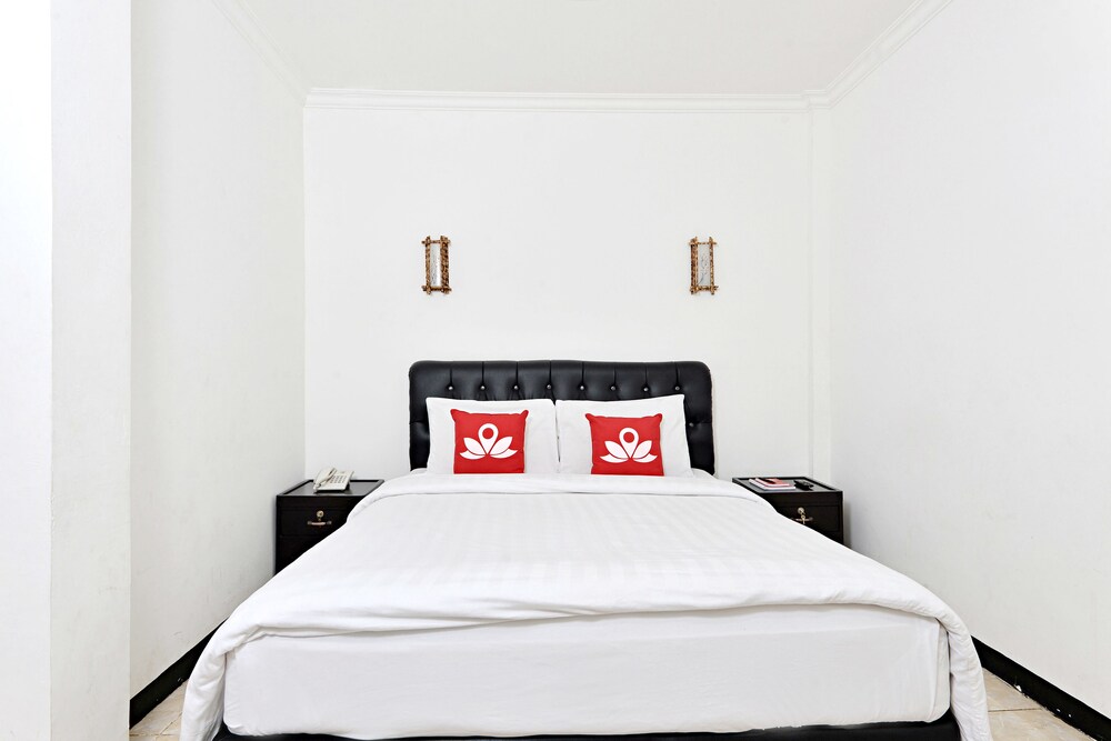 ZEN Rooms Cibogo Megamendung Puncak