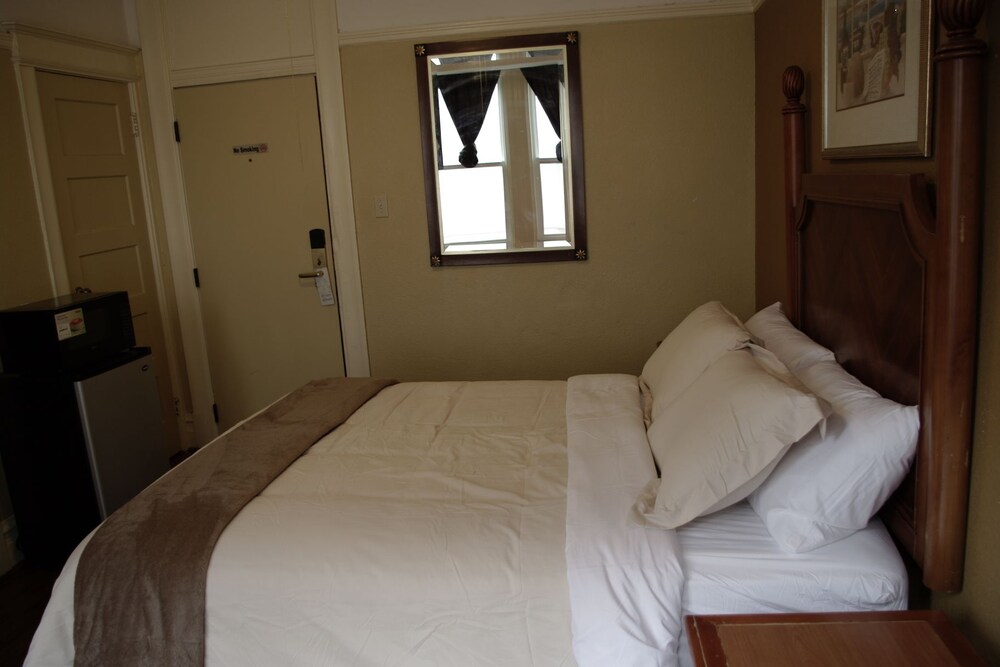 Yale Hotel - photo 11
