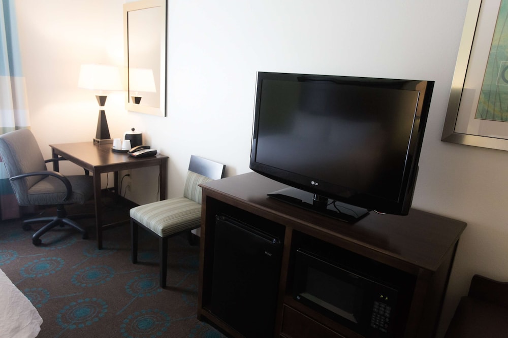 Hampton Inn & Suites Middlebury - photo 18