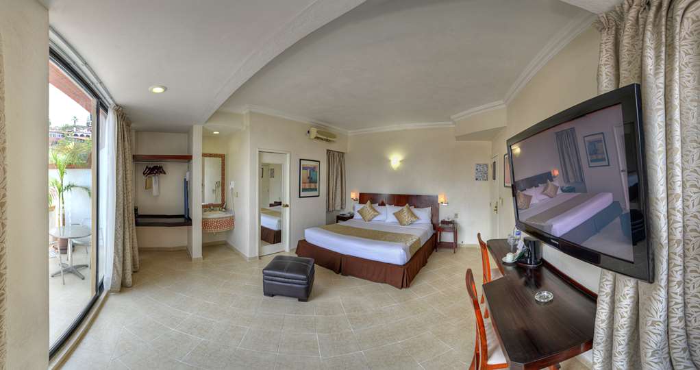 Have a nice stay in our suite equipped with everything necessary to ensure your comfort and enjoy the sunset in the balcony.
