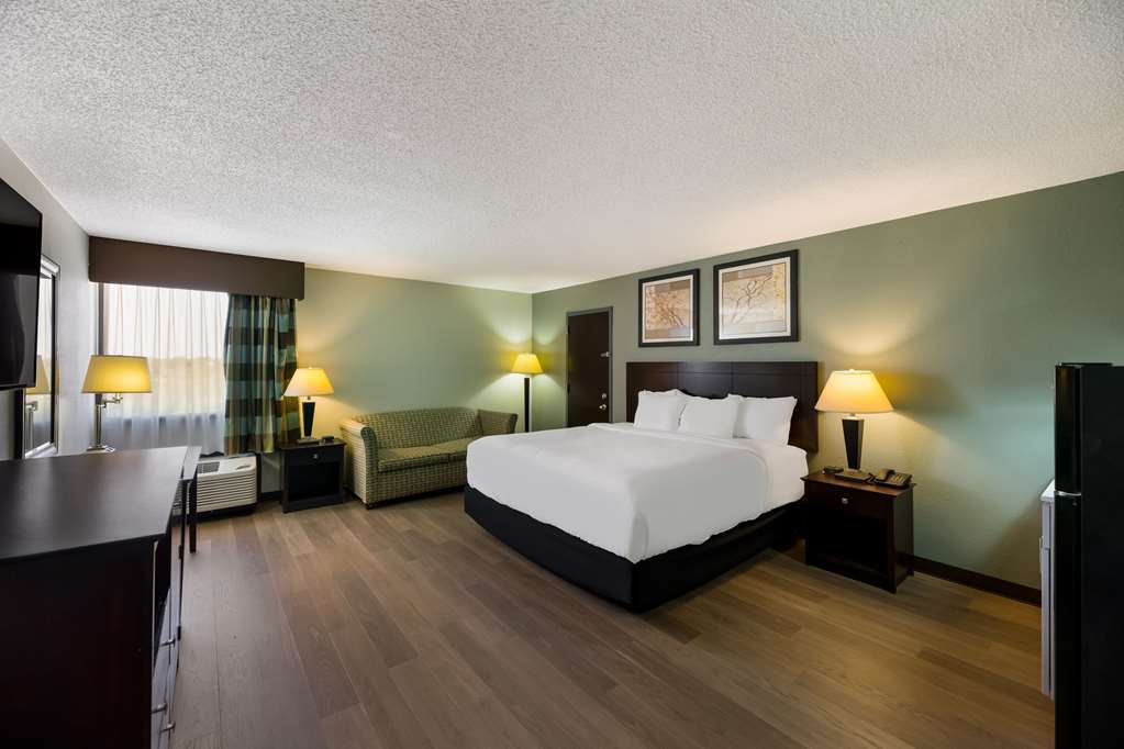Suburban Studios San Angelo near Convention Center - photo 21