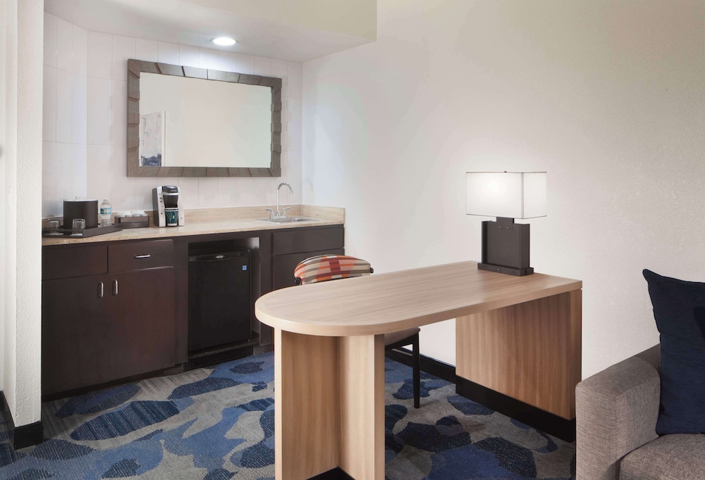 Embassy Suites by Hilton Palm Beach Gardens PGA Boulevard - photo 21