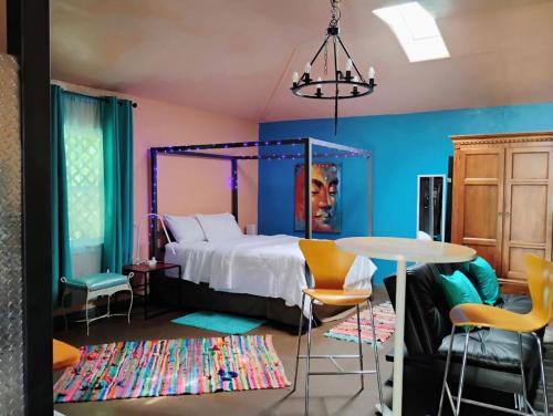 Ping's Tiny Home self check in & out private — 4-Star Luxury Hotel in Merced, United States