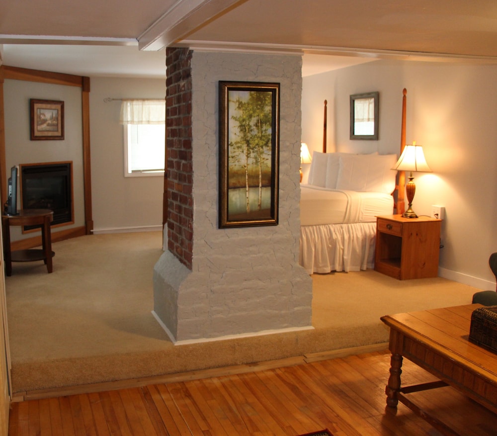 The Vermont Inn - photo 48